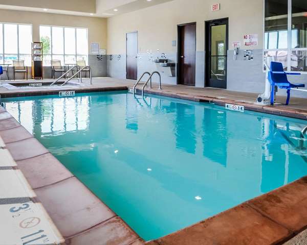 Pool - Comfort Inn & Suites Artesia