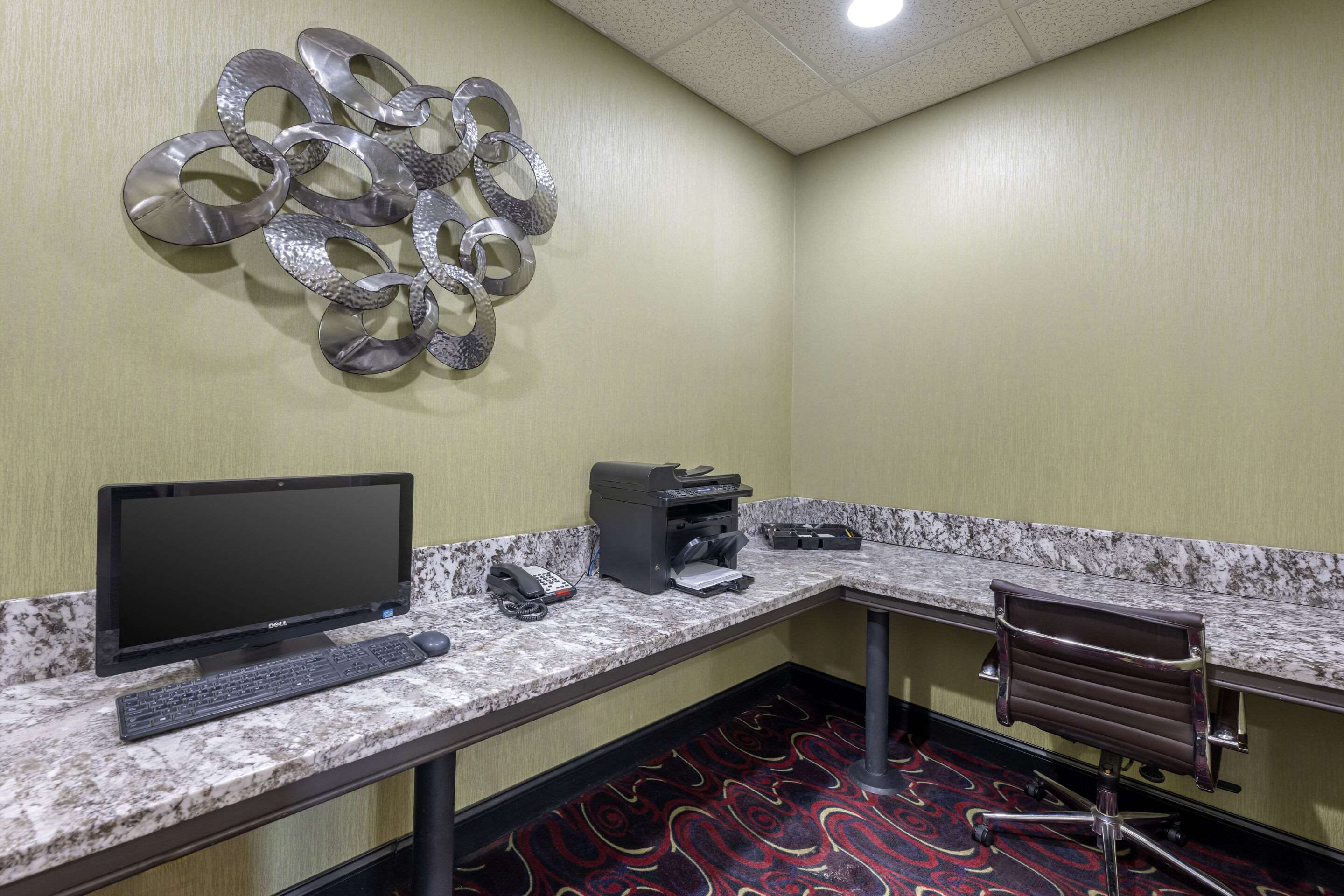 Computer in the lobby | Comfort Inn & Suites Artesia