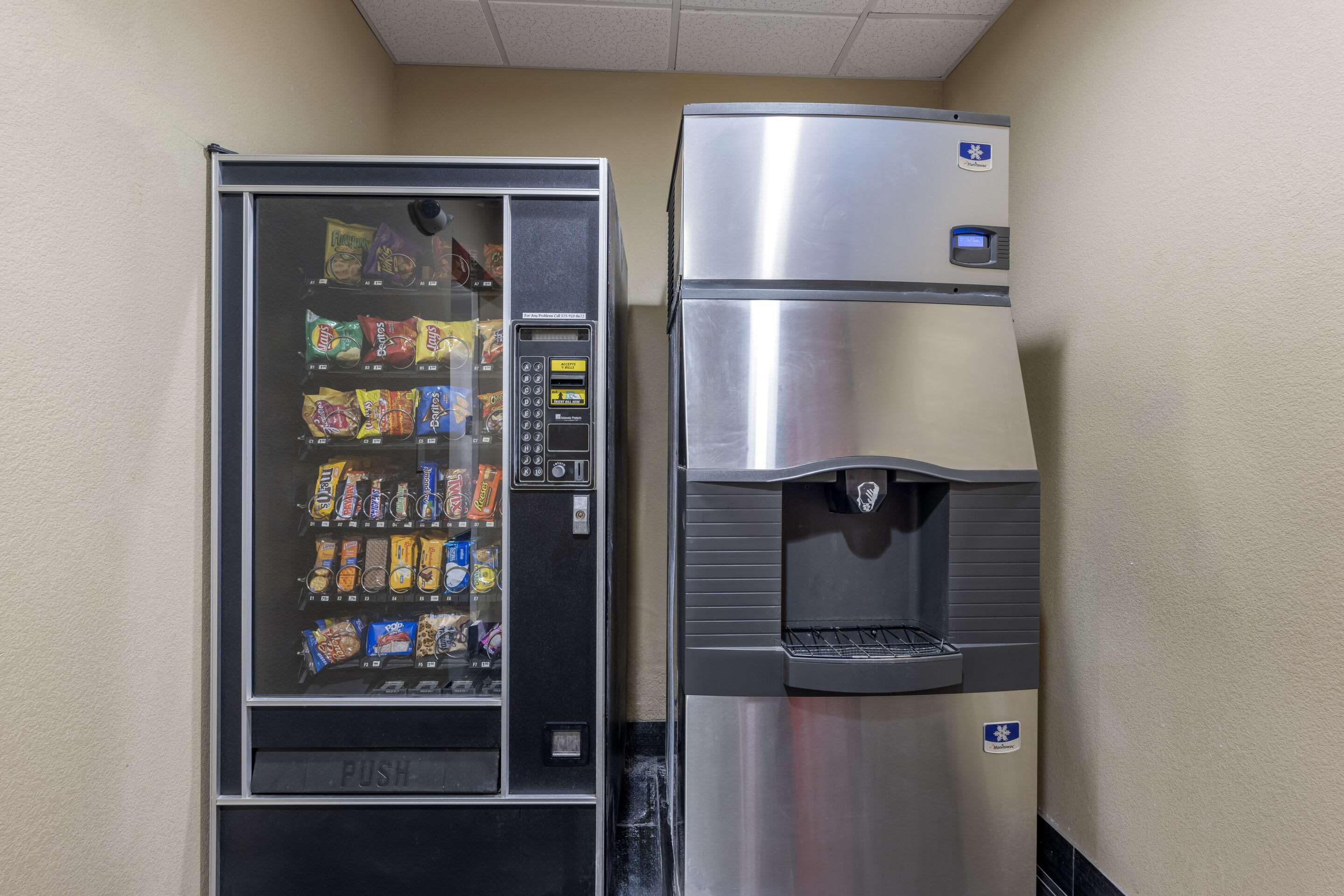 Hotel vending area | Comfort Inn & Suites Artesia
