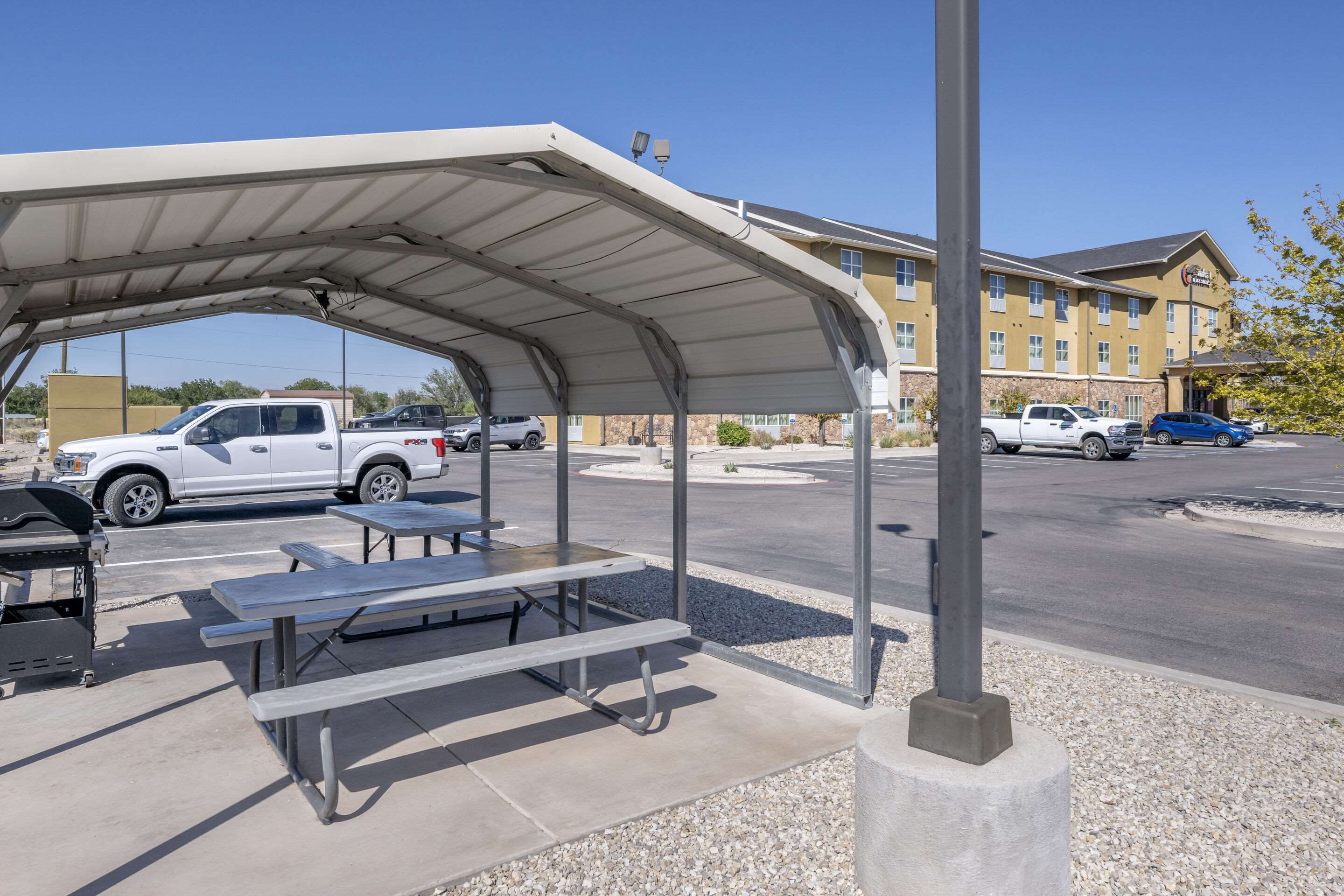 Barbecue area | Comfort Inn & Suites Artesia