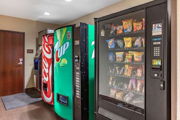  - Comfort Inn & Suites Edgewood - I-40, Exit 187