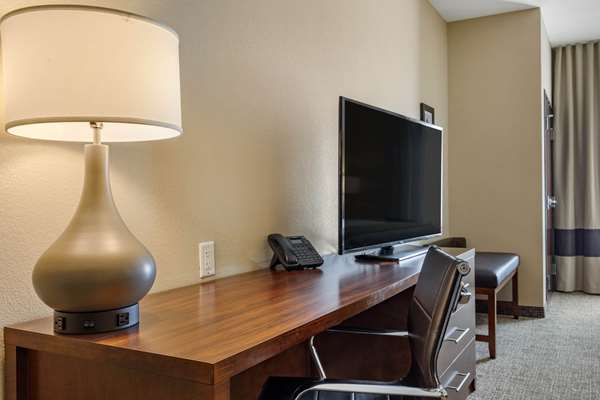 Suite - Comfort Inn & Suites Edgewood - I-40, Exit 187