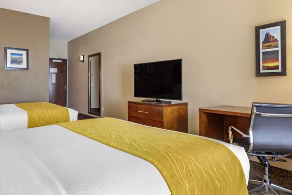  - Comfort Inn & Suites Edgewood - I-40, Exit 187