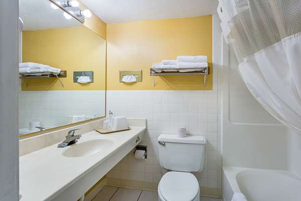  - Rodeway Inn Roswell