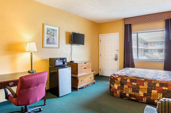 Suite - Rodeway Inn Roswell