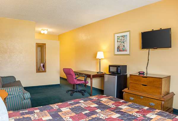 Suite - Rodeway Inn Roswell