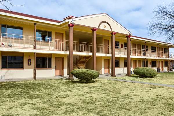 Exterior view - Rodeway Inn Roswell