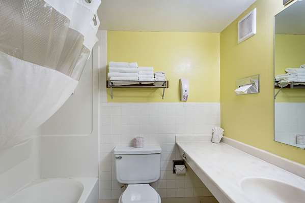  - Rodeway Inn Roswell