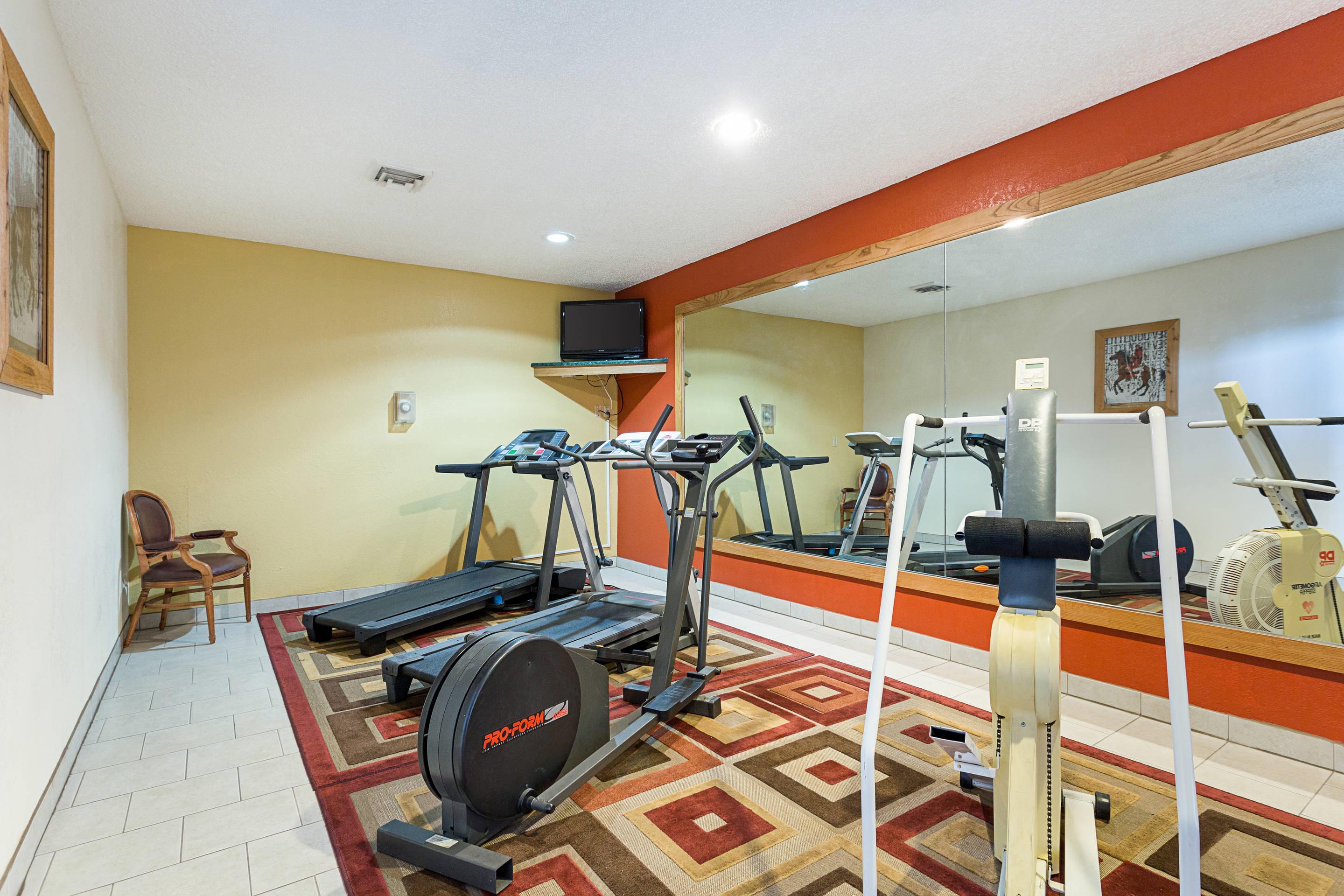 Fitness center | Rodeway Inn Roswell