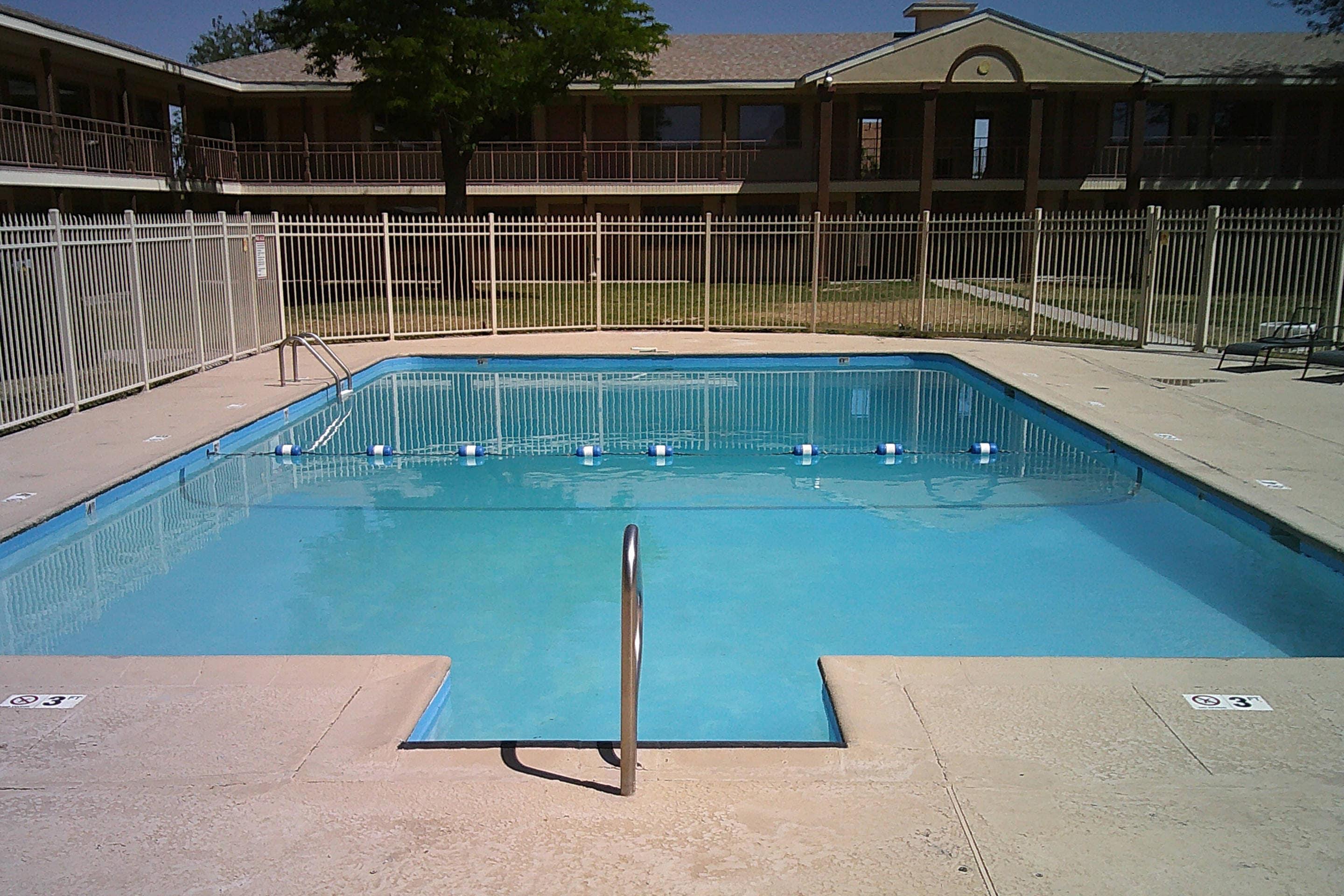 Outdoor pool | Rodeway Inn Roswell