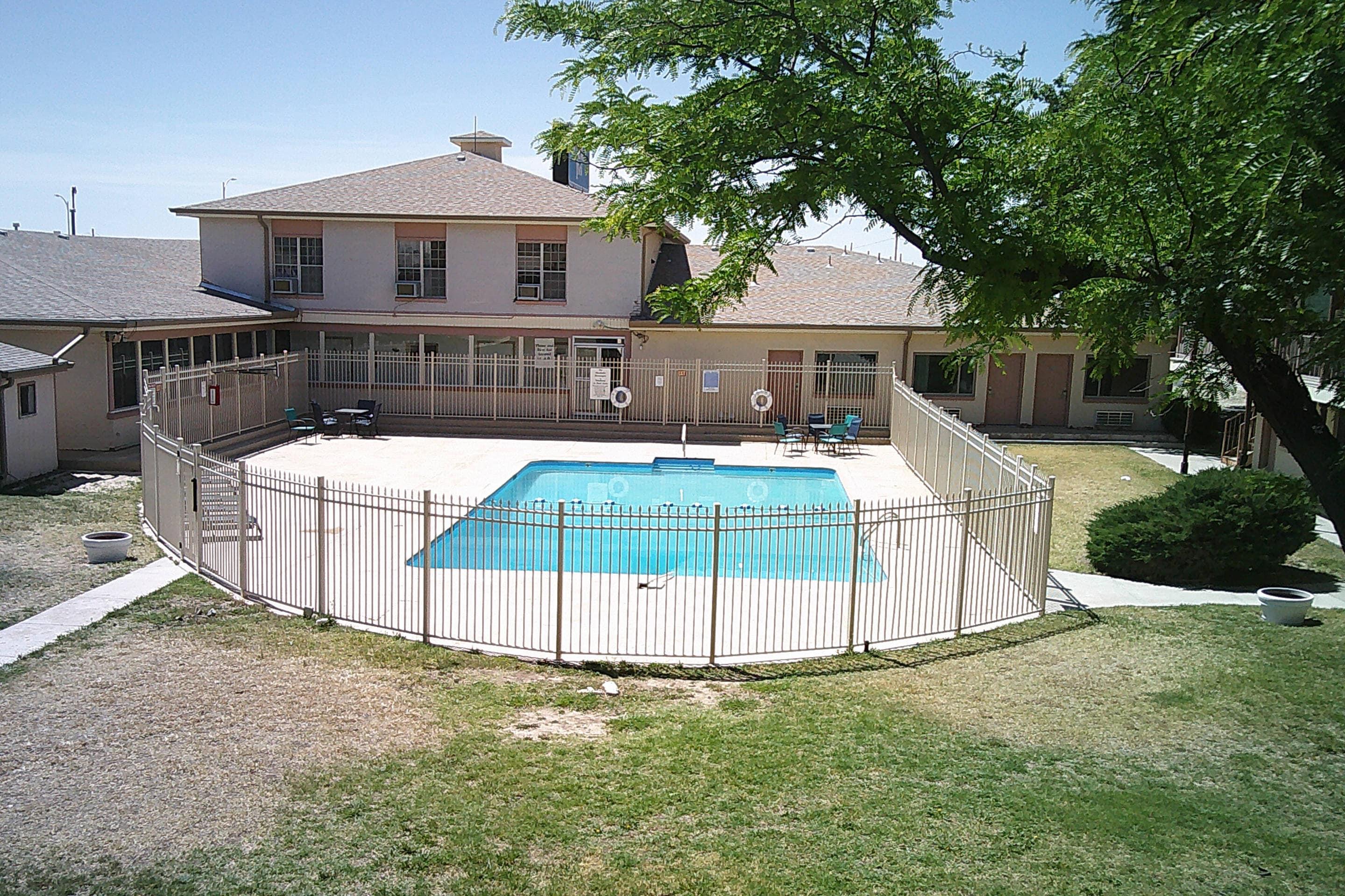 Outdoor pool | Rodeway Inn Roswell