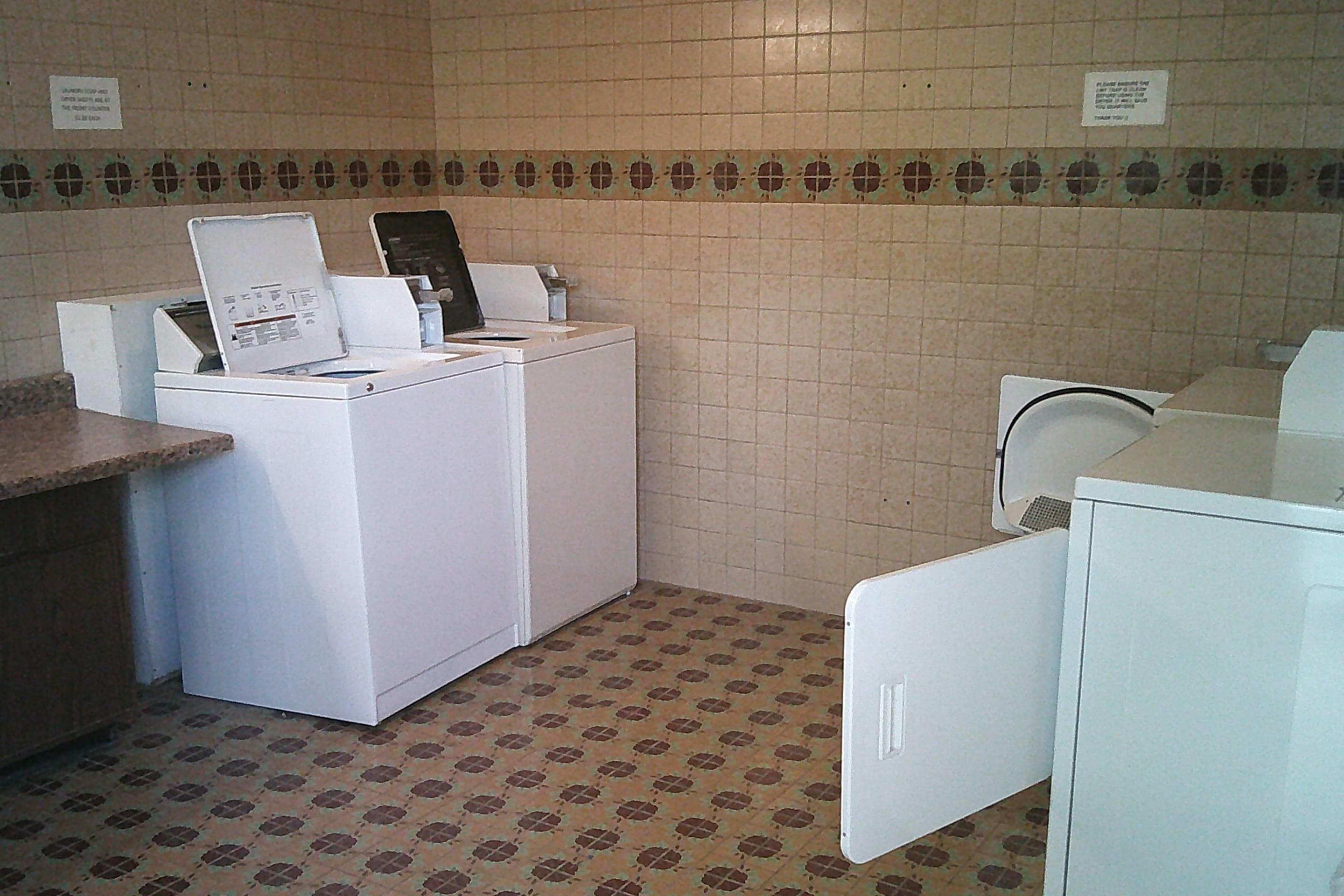 Guest laundry facilities | Rodeway Inn Roswell