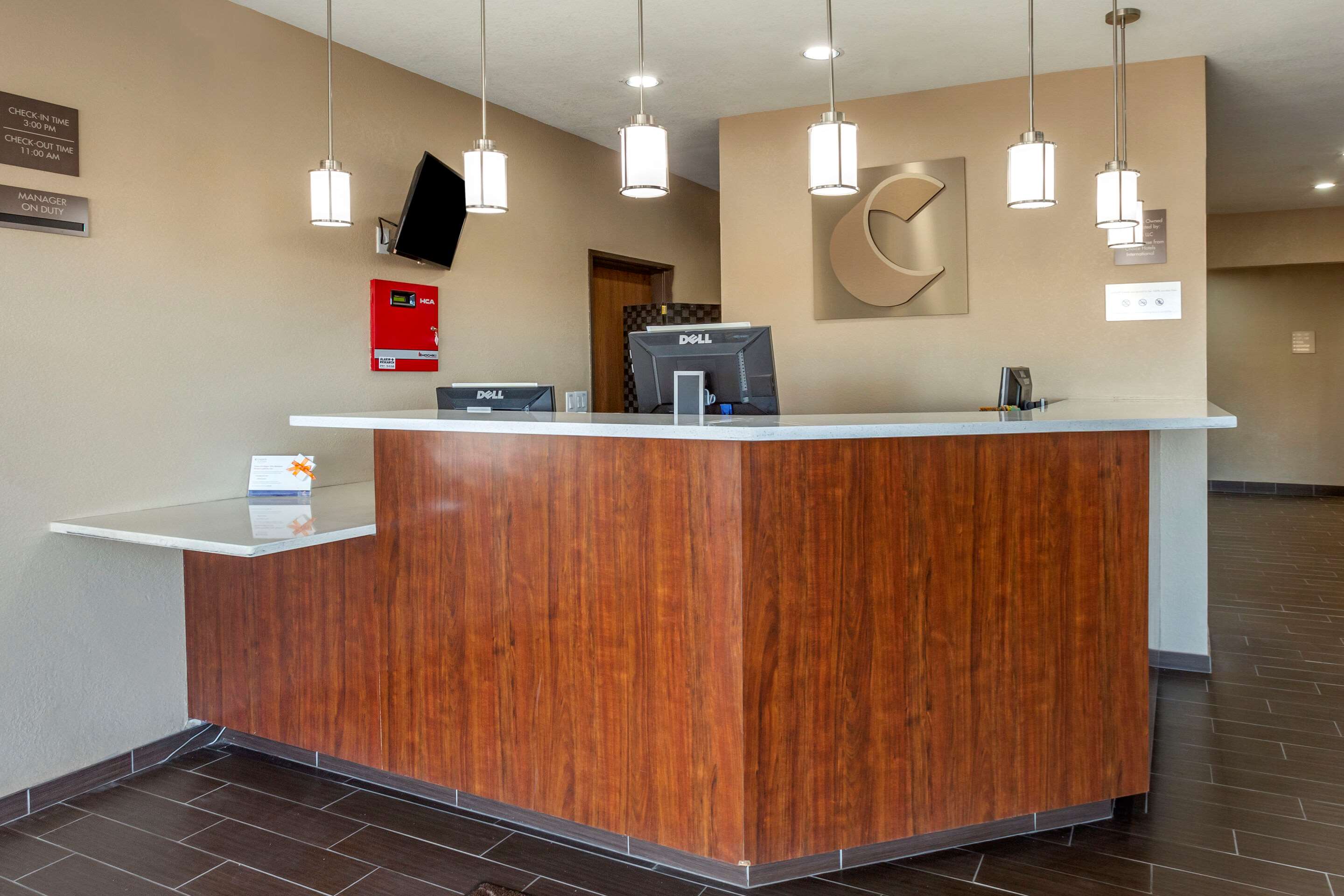 Front desk | Comfort Inn & Suites Alameda at Albuquerque Balloon Fiesta Park