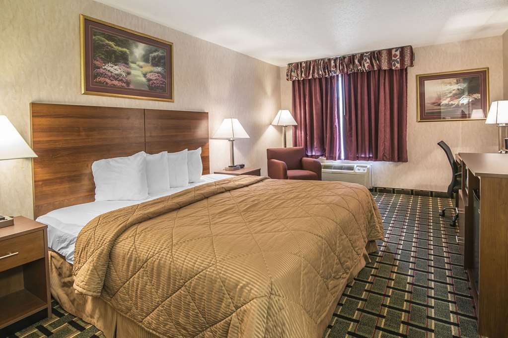 QUALITY INN RATON NM-guestroom-Guest Room,On-Site.jpg