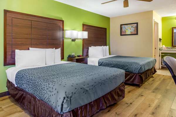  - Econo Lodge Albuquerque West - I-40, Exit 155