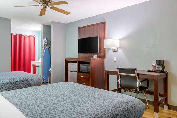  - Econo Lodge Albuquerque West - I-40, Exit 155