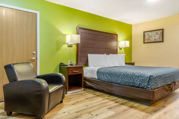  - Econo Lodge Albuquerque West - I-40, Exit 155