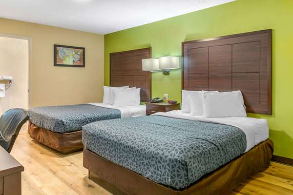  - Econo Lodge Albuquerque West - I-40, Exit 155