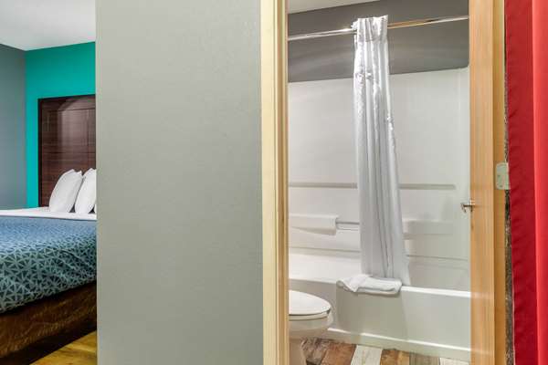 Suite - Econo Lodge Albuquerque West - I-40, Exit 155