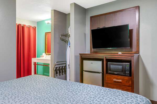 Suite - Econo Lodge Albuquerque West - I-40, Exit 155