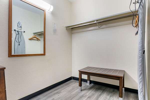  - Econo Lodge Fallon