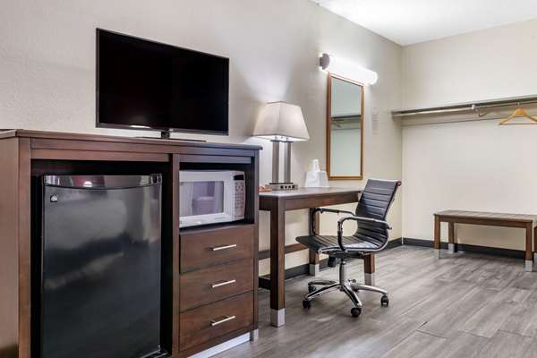  - Econo Lodge Fallon