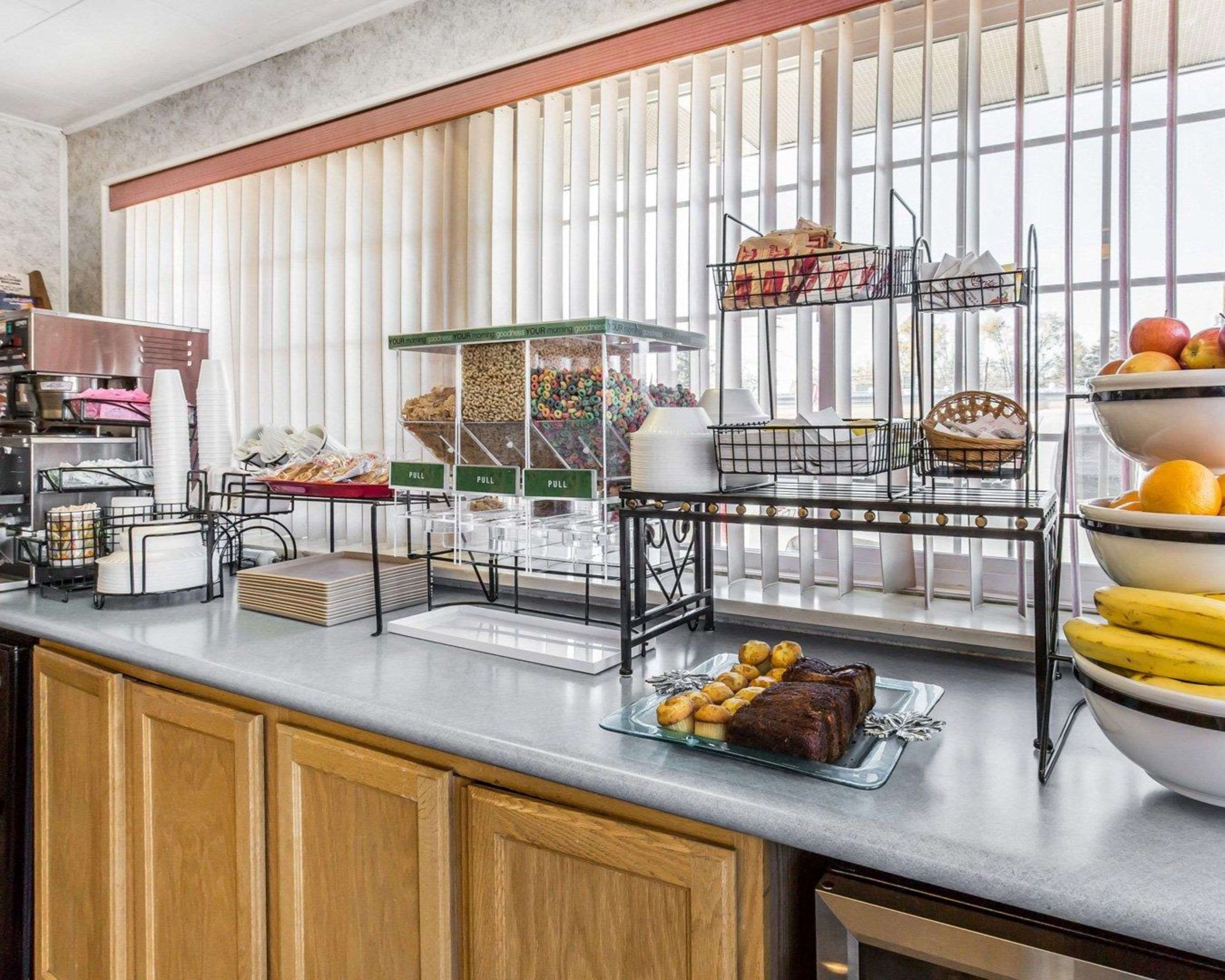 Breakfast counter