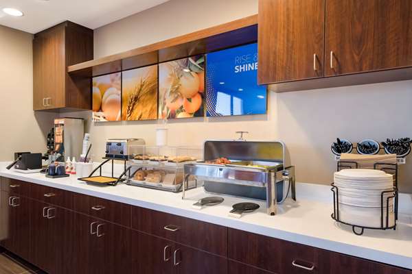 Amenities - Comfort Inn & Suites Las Vegas