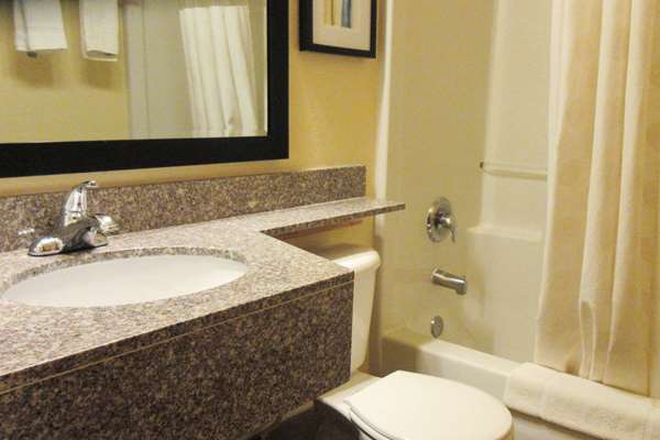  - Quality Inn Fallon