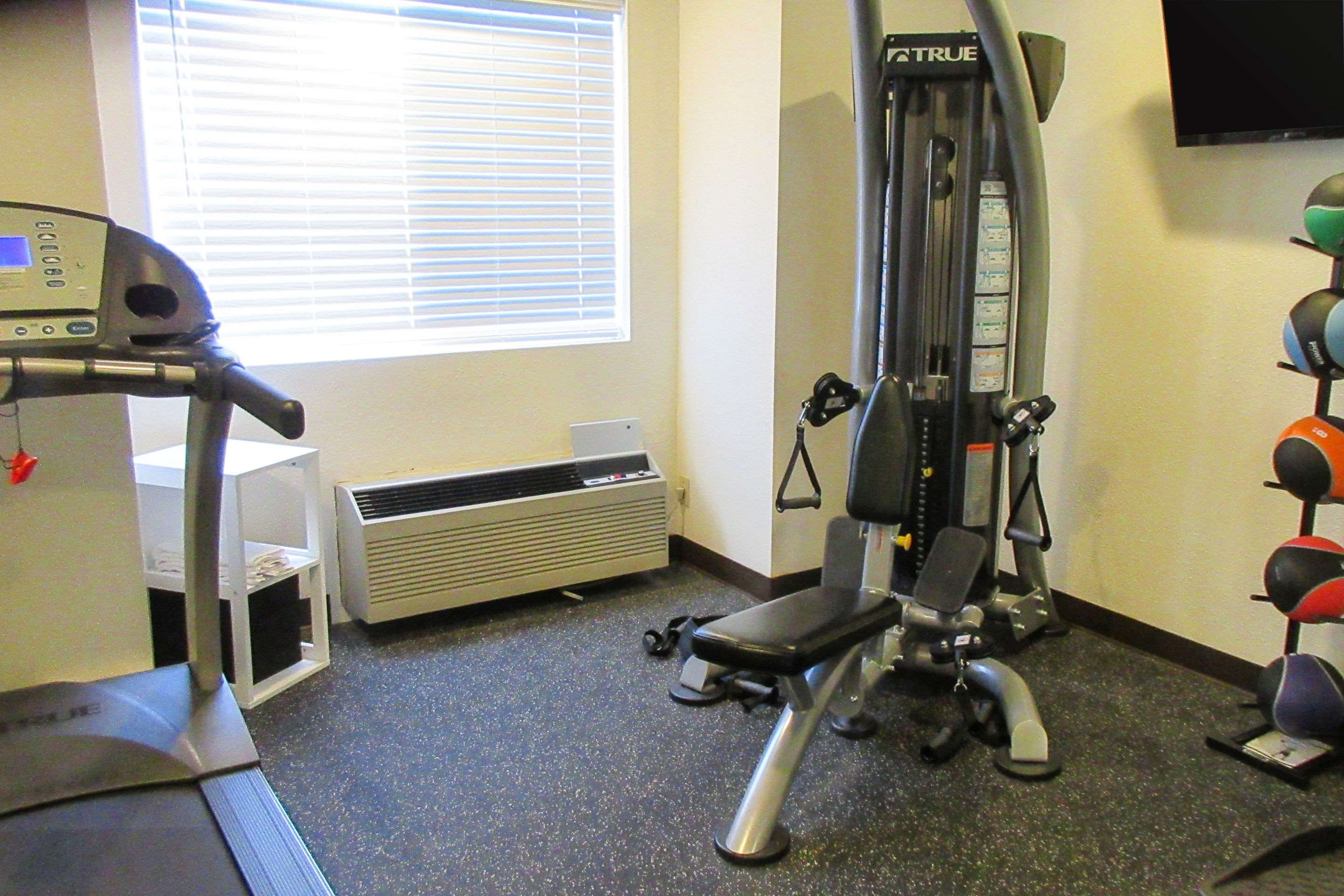 Exercise room | Quality Inn & Suites near NAS Fallon