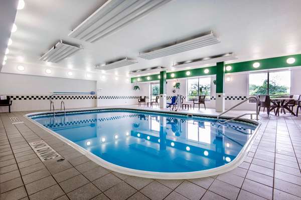 Pool - Comfort Suites Rochester