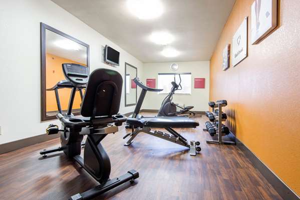 Fitness/ Exercise Room - Comfort Suites Rochester