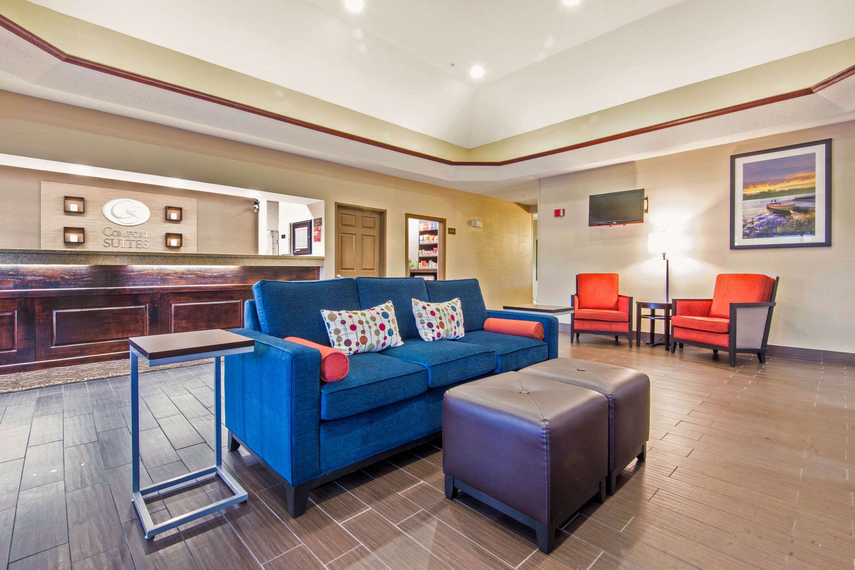 Spacious lobby | Comfort Suites Rochester Henrietta University Area