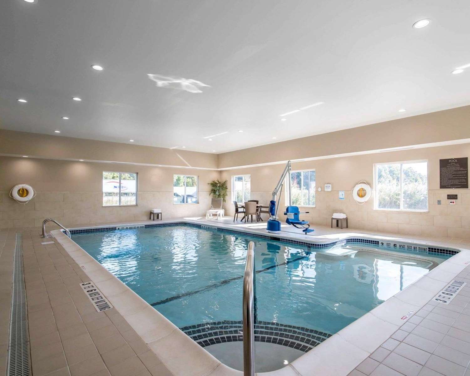 Comfort Inn Saugerties I87, Exit 20, NY See Discounts