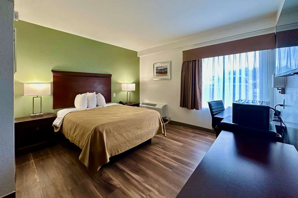 QUALITY INN AND SUITES ALBANY AIRPO-guestroom-Guest Room,On-Site.jpg