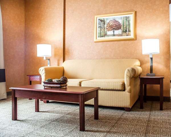 Suite - Quality Inn Cheektowaga - I-190, Exit 1