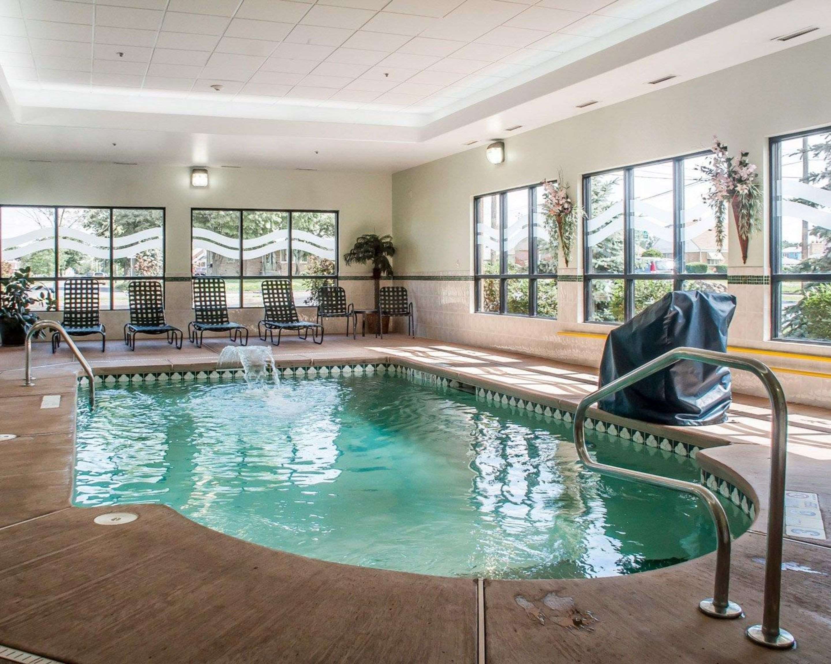 Indoor pool | Quality Inn Near Walden Galleria Mall