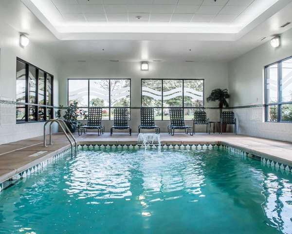 Pool - Quality Inn Cheektowaga - I-190, Exit 1
