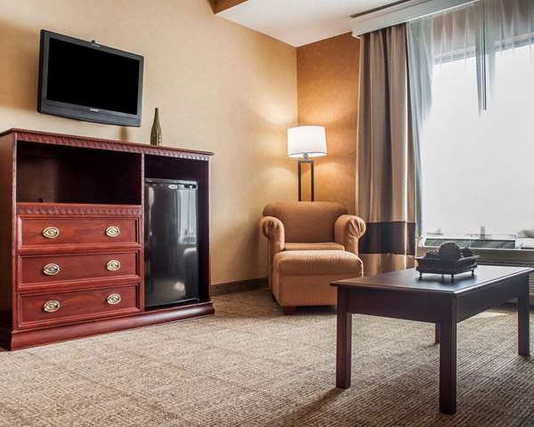 Suite - Quality Inn Cheektowaga - I-190, Exit 1