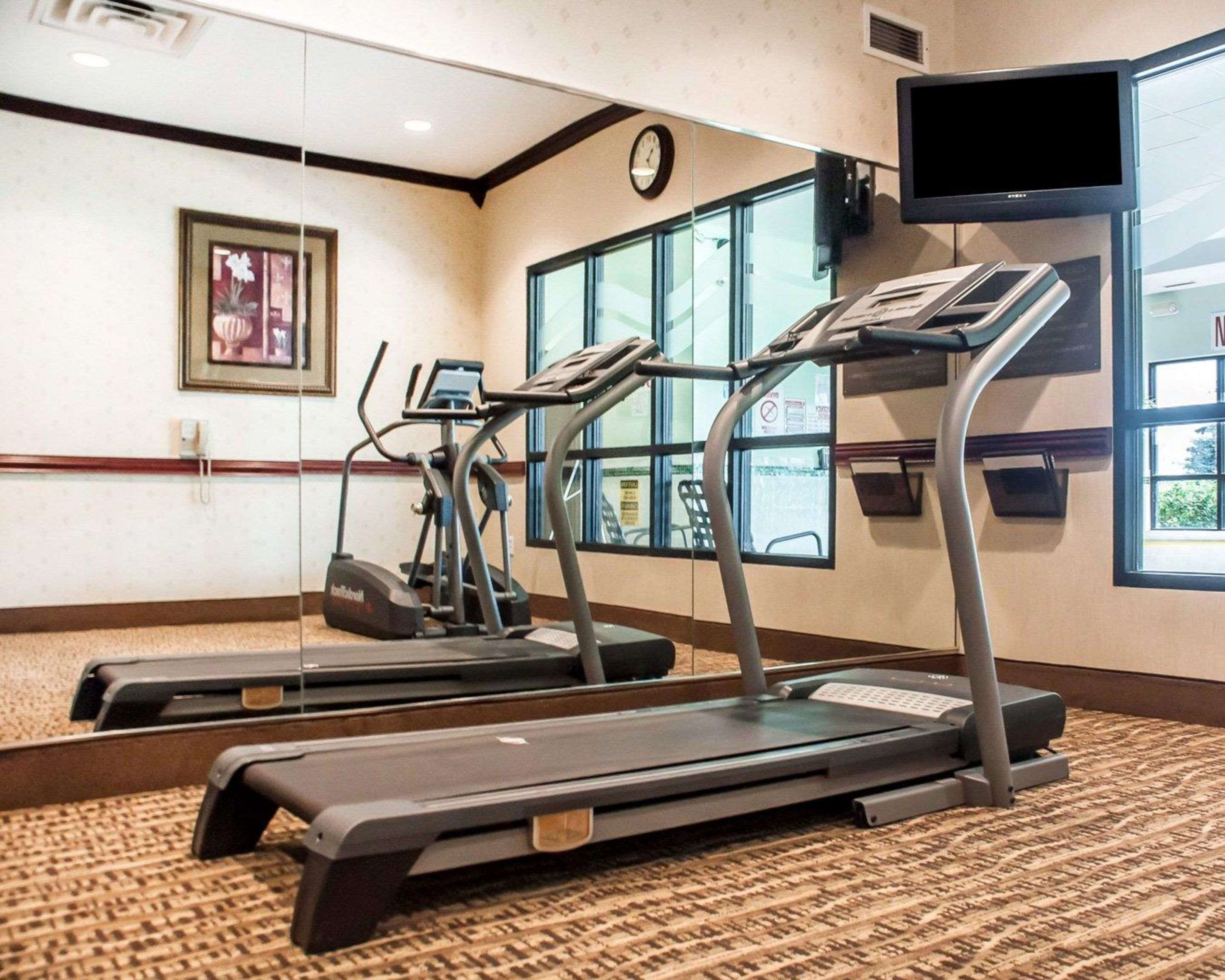 Fitness center | Quality Inn Near Walden Galleria Mall