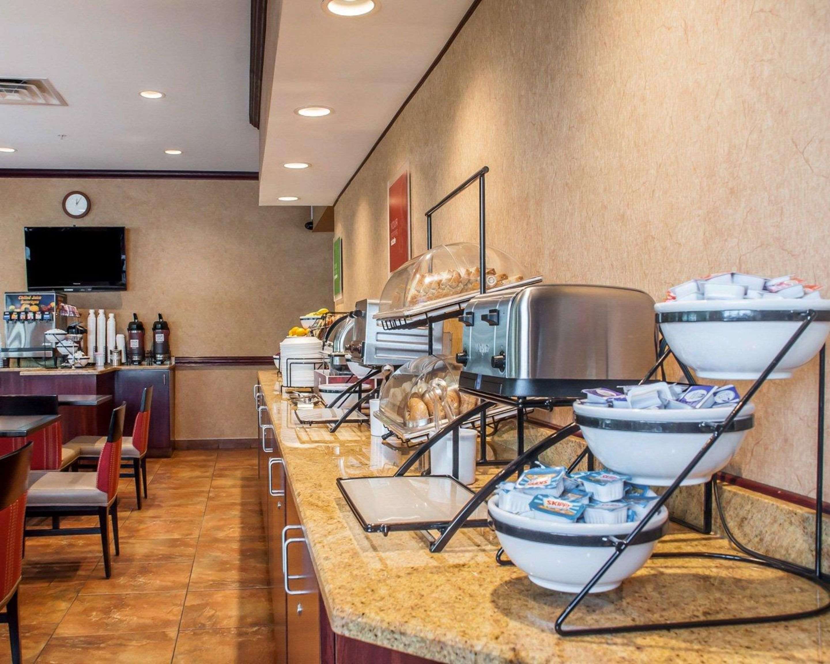 Breakfast counter | Quality Inn Near Walden Galleria Mall