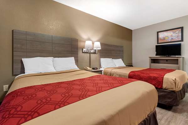  - Econo Lodge Dewitt - I-690, Exit 17