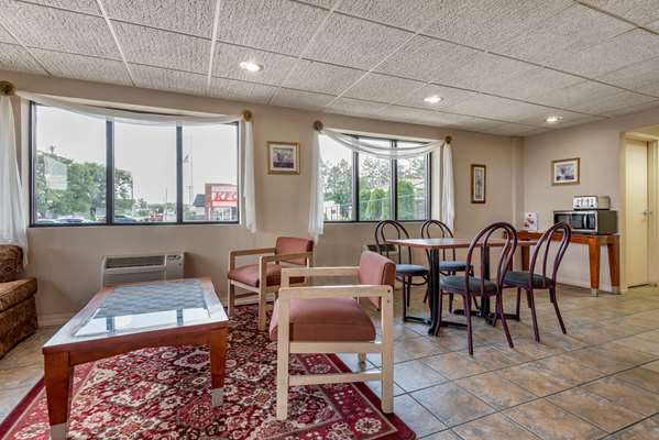 Amenities - Econo Lodge Dewitt - I-690, Exit 17