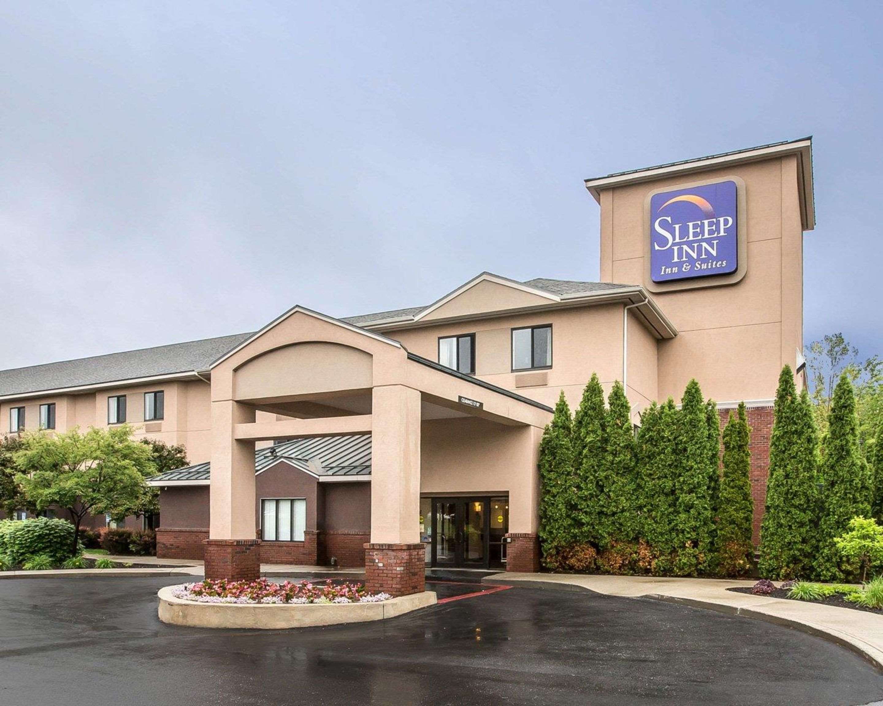 Hotel entrance | Sleep Inn & Suites Queensbury - Lake George