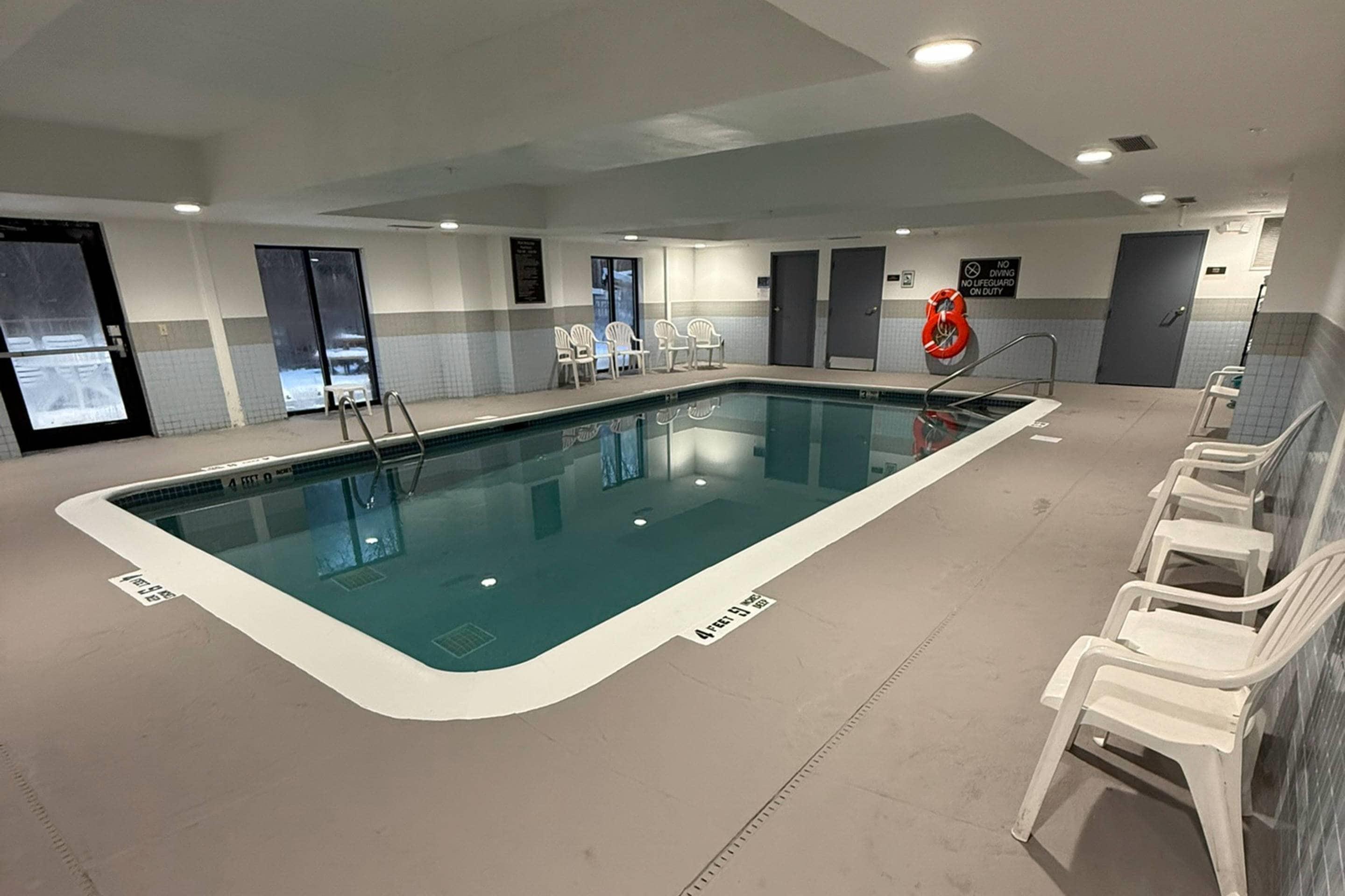 Indoor pool | Sleep Inn & Suites Queensbury - Lake George