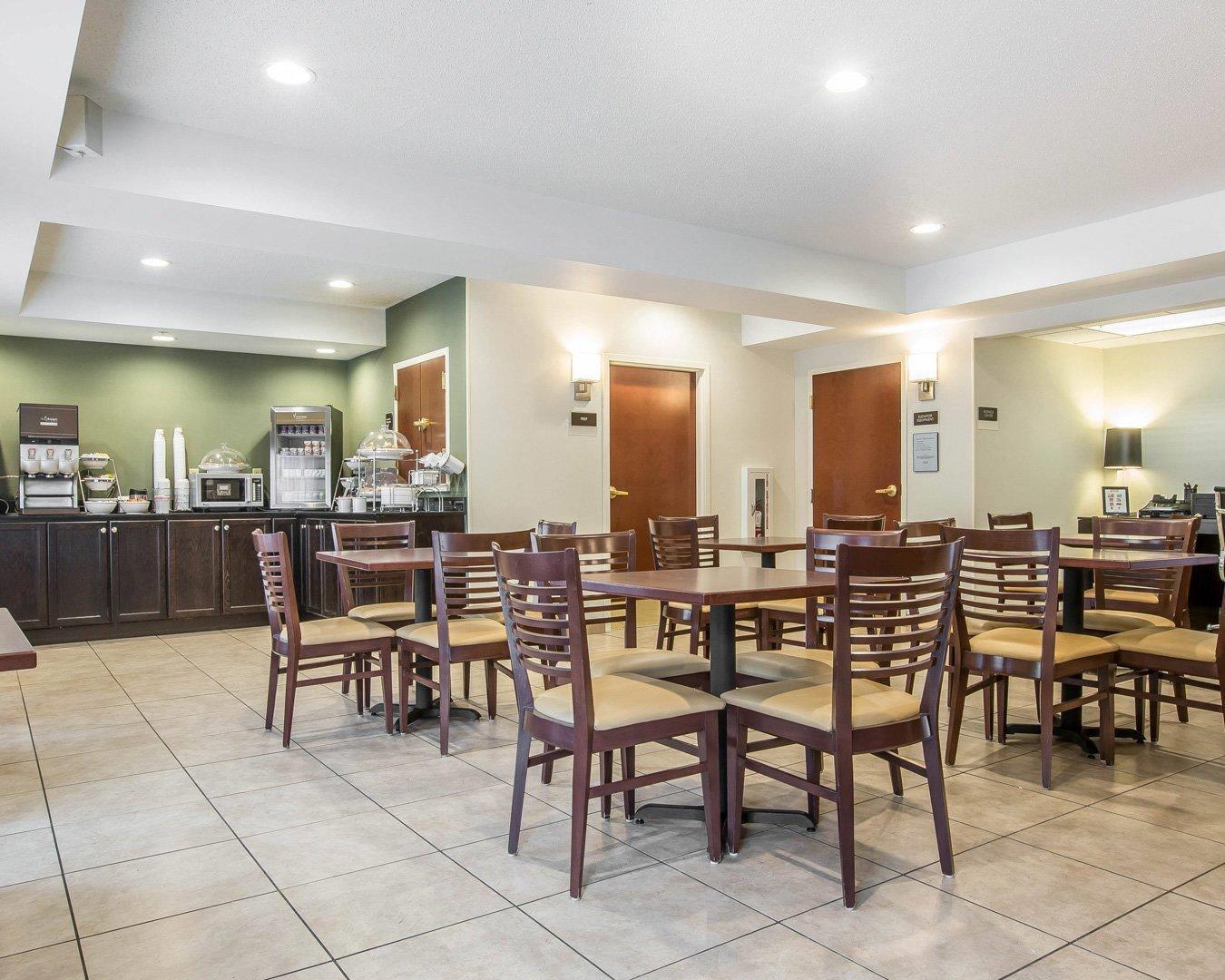 Spacious breakfast area | Sleep Inn & Suites Queensbury - Lake George