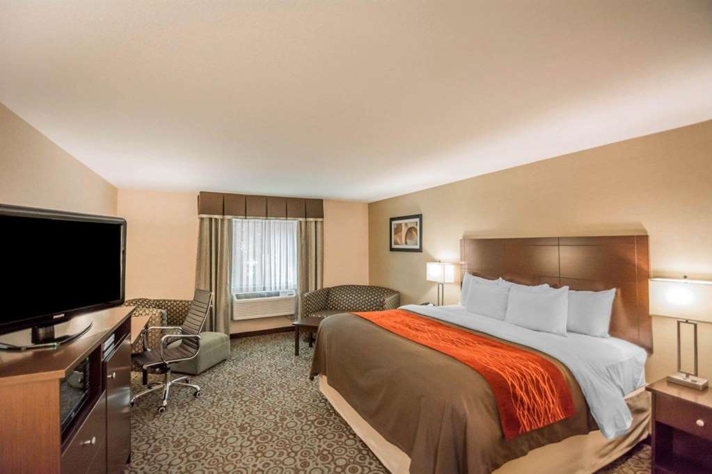 QUALITY INN CORNING-guestroom-Guest Room,Suite,On-Site.jpg