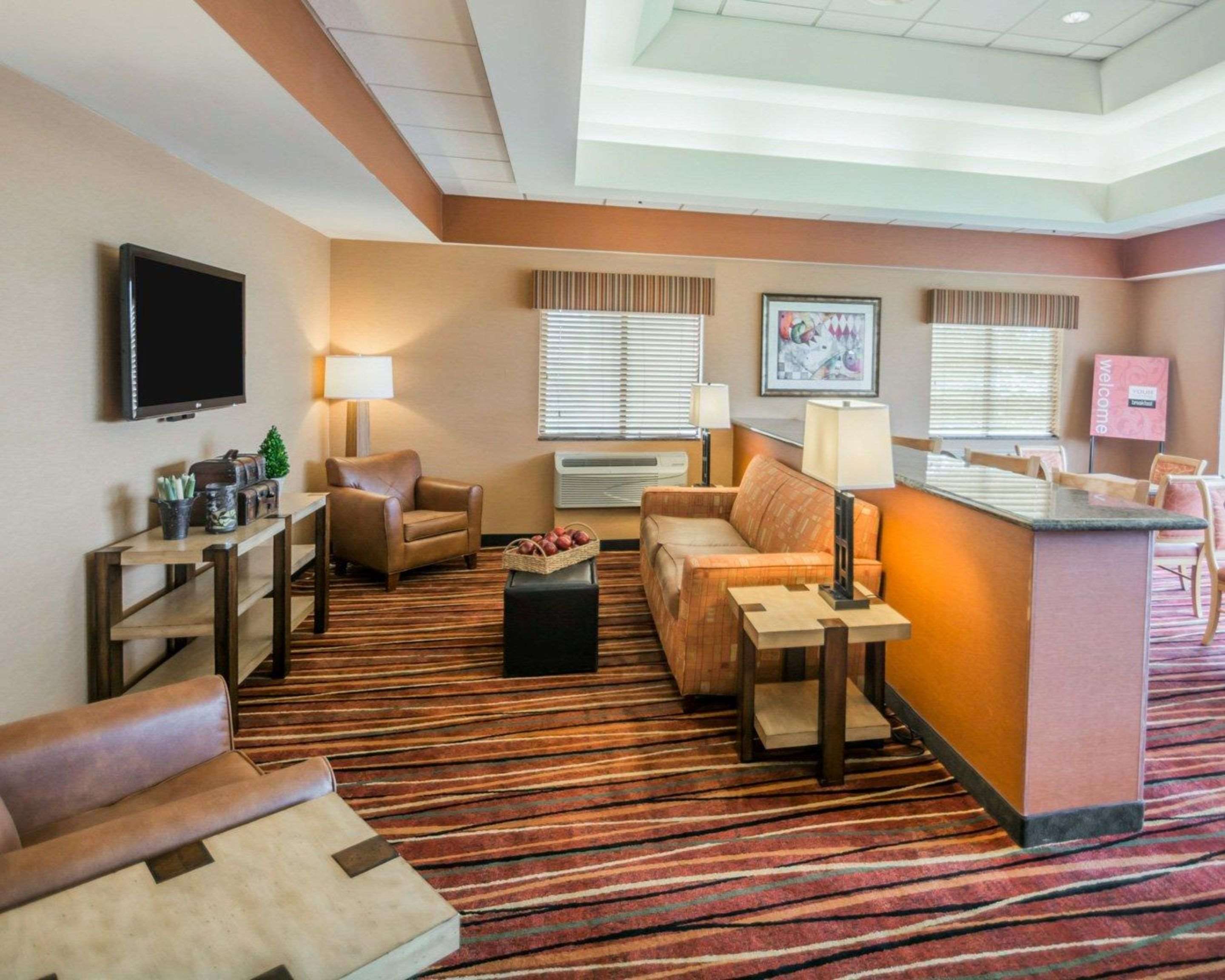 Lobby with sitting area