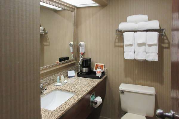  - Clarion Inn & Suites Cortland - I-81, Exit 11
