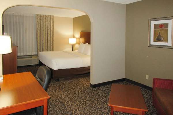  - Clarion Inn & Suites Cortland - I-81, Exit 11
